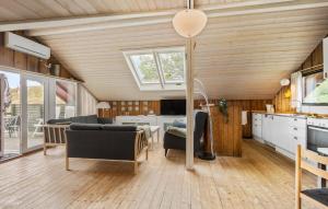 4 Bedroom Lovely Home In Blåvand