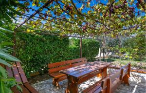 2 Bedroom Amazing Apartment In Fazana