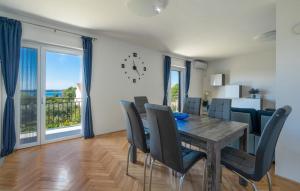 2 Bedroom Amazing Apartment In Fazana