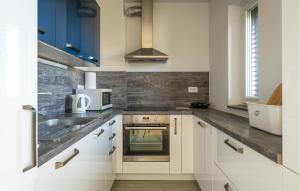 2 Bedroom Amazing Apartment In Fazana