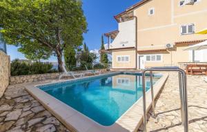 Gorgeous Apartment In Stinica With Wifi