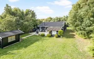 4 Bedroom Lovely Home In Sjællands Odde - Sejerby