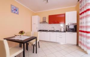 Lovely Apartment In Senj With Wifi 