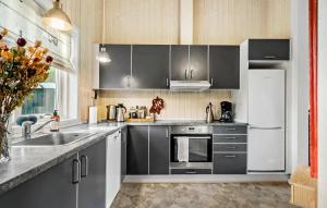 Cozy Home In Skals With Wifi