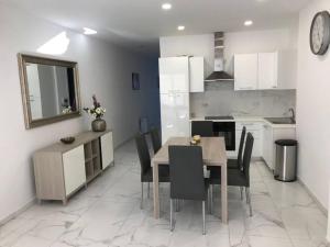 Brand new modern 2 bed 2 bath apt in St Julians