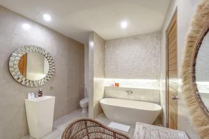 T&J4 - Romantic 1BR pool villa, walk to beach