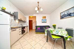 Apartments and rooms Ljubica 2366 