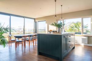 Tranquil 5-bed Spectacular Views