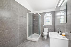 Ivy Blue Villa by Nomads - Short Walk to Coral Bay