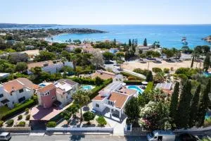 Ivy Blue Villa by Nomads - Short Walk to Coral Bay - Maa