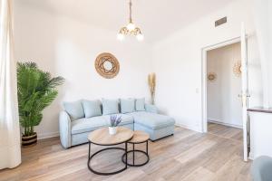 Large Central 2 Bdr & Garage