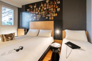 Hotels ibis Macon Sud Creches : Chambre Standard Avec Trois Lits Simples