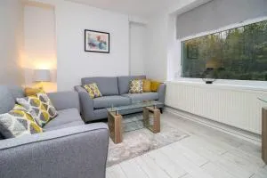 River View Large House In Afan Forest Bike Park By StayStaycations - Resolven