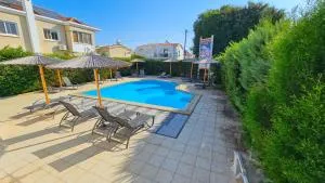 Modern Wellness Escape Apartment with Optional Health Transformation Retreat - Scala