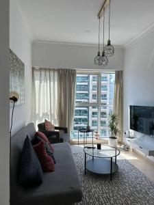 Urban Cozy 1BR apartment with Canal view - Free parking