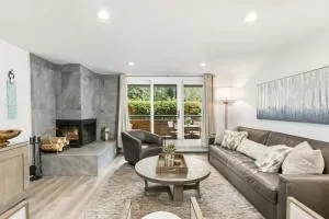 Designer 2 BR on River with Pool - Walk to Town! - Meredith