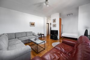 Sky Center Apartment