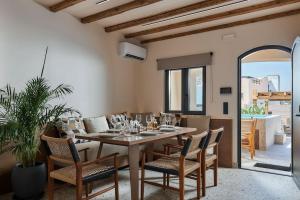 Kaptara Premium Upper Level Unit with Plunge Pool-Part of Kaptara Villa complex