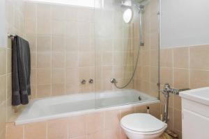 Tranquil Garden Studio with Pool Mountain Views