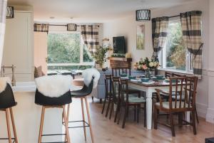 Ballyknocken Cottage