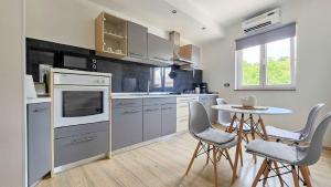 Modern eingerichtetes Apartment nur 120 Meter zum Meer 