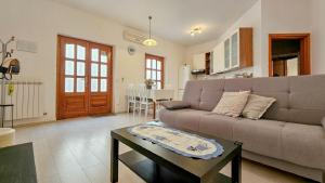 Charmantes Familienapartment nur 30 Meter zum Strand mit Steingrill 