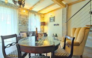 Rustikales Steinhaus nur 300 Meter zum Strand mit Meerblick, Grill, Terrasse