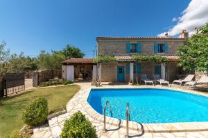 Mediterranes Steinhaus mit Privatpool, Sauna, Meerblick, Kamin, Sommerkueche 