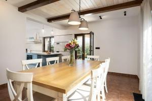 Idyllische Villa mit Panorama Meerblick, Privatpool, Babybett, Aussendusche, umgeben von Oleander und Oliven