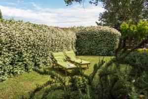 Mediterranes Ferienhaus mit Loungebett, BBQ, privatem Garten, Waschmaschine, klimatisierten Schlafzimmern