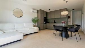Nobles Neubauhaus mit privatem Garten, Liegen, Grill, Waschmaschine 