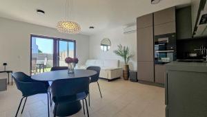Nobles Neubauhaus mit privatem Garten, Liegen, Grill, Waschmaschine 