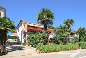 Vintage Apartment nur 60 Meter zum Strand mit Privatparkplatz, Aussenbereich, Grill 