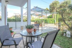 Charmantes Apartment nur 250 Meter zum Strand mit Terrasse, WiFi