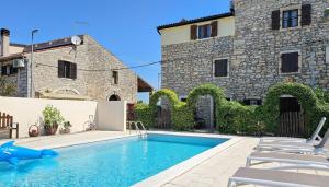 Tolles Apartment mit Meerblick, Pool, Terrasse, Klima 