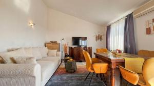 Bezauberndes Apartment mit Meerblick, Klima, WiFi, Parkplatz 