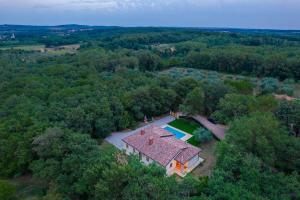 Herrliches Landhaus mit Privatpool, BBQ, WiFi in ruhiger Lage ohne Nachbarn 