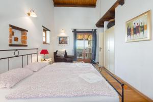 Beeindruckende Finca mit Privatpool, Meerblick, Babybett und besonderem Interieur 