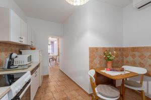 Strandnahes Apartment inmitten der Altstadt mit mediterranem Garten - nur 150 Meter zum Meer