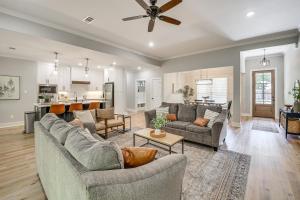 Less Than 1 Mi to Lake Catherine Home in Gated Community!