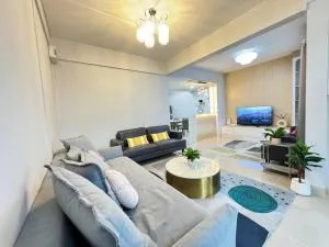 MIQ HK256 5BR MRT Ratchada and HuaiKhwang - Ban Zong Katiam