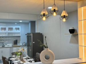 MIQ HK256 5BR MRT Ratchada and HuaiKhwang