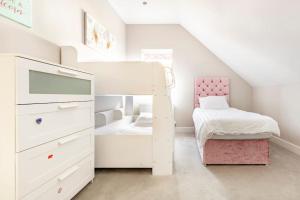 Contemporary 3 Bedroom Fully Detached Town House