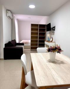 UADE - Amplio ambiente en Monserrat