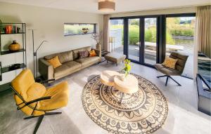 Lovely Home In Balk With Kitchen