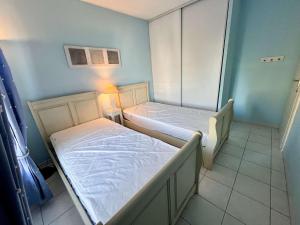 Appartements Appartement Confort 4 Pers, Proche Plage et Centre, Parking Inclus - Saint Raphael - FR-1-226A-46 : photos des chambres