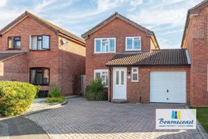 AUSTER CLOSE by BOURNECOAST - A Family Home with Garden and Parking - WIFI - HB9617