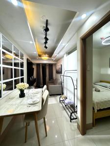 Bachelor Pad Shore 3 Residences
