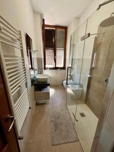 Una camera in città