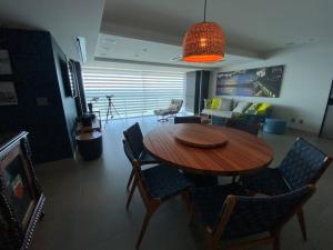 Apto completo, de frente para o mar, 21º andar